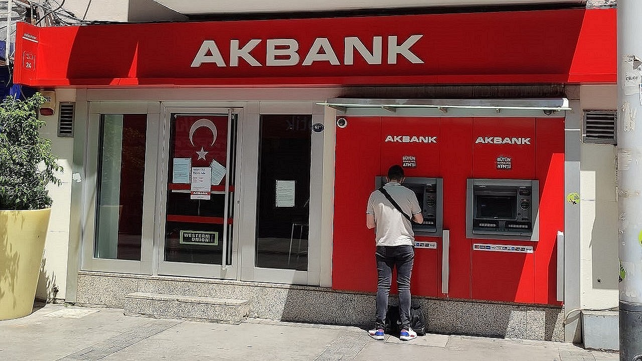 Cepler Dolacak! Akbank Yaptığı Yeni Kampanya İle 300.000 TL Kredi Verecek