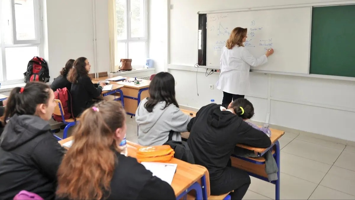 MEB AÇIKLADI! Yeni Eğitim Sistemi Sil Baştan Olacak ve 4+4+4 Sistemi Değişecek!